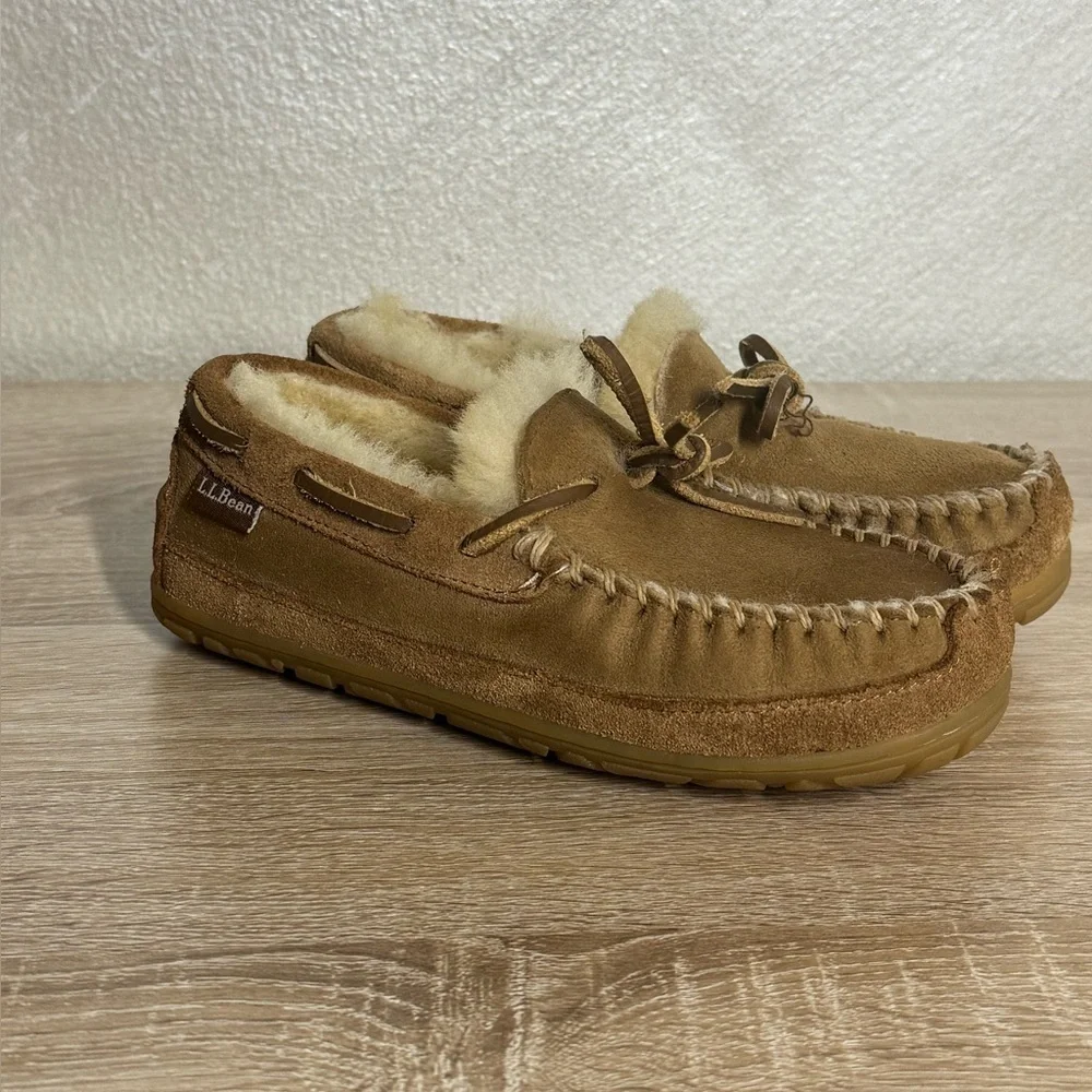 LL Bean Kids 1 Chestnut Wicked Good Moccasins Sheepskin Slippers